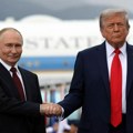 Američki stelt bombarder B-2 preleće Putinu iznad glave! Novi snimak s Aljaske, ogromni avion stiže uz zaglušujuću buku, Tramp…