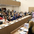 Седница Скупштине Београда: Одборници о ребалансу програма пословања јавних предузећа, окупљају се активисти