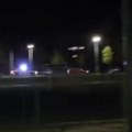 Potera u Lazarevcu kao iz filma! Policajci jure za crvenim vozilom, građani u neverici posmatraju scenu: "Sve se čuje!" (video)…