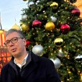 „Da su danas izbori oni ne bi pobedili, videćemo šta će biti za 10 meseci“: Vučić posetio novogodišnji bazar ispred Skupštine…