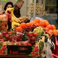 Nenormalne cene voća i povrća na pijacama! Sve poskupelo za 70%: Jabuka košta kao zlato, a tek da čujete za pasulj i tikvicu…