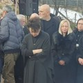 "Tvom i našem Radovanu je najteže" Potresan govor ćerke Sonje na sahrani Ljiljane Karadžić (foto)