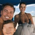 Kao pravi Bosanci: Azra sa mužem i ćerkom uživa na plaži na Floridi, pa izvadila paštetu i domaći hleb (foto)