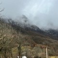 Rendžeri došli da zaštite staricu od medveda, pokušali da ga oteraju, ali je onda zver krenula na njih: Morali su da ga ustrele…