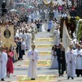 (Fotogalerija) Papu Lava XIV u Madridu dočekalo više od milion ljudi! "Presrećna sam što se moli za nas migrante i za našu…