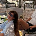 (Foto) Tamara Dragičević bez šminke, Benčina go do pojasa Sa decom otišli iz Srbije, a ona priznala kako žive: "Realnost je…