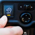 "Ako želite da vam baterija traje godinama, uradite to": Mehaničar otkrio koju funkciju odmah gasi u automobilu