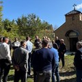 Mitrović obišao meštane Golovše: Razgovori o uređenju puta do Dobrog Dola i podršci radovima na crkvi (VIDEO