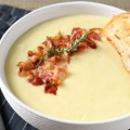 Ostalo vam je pire krompira od ručka? Pretvorite ga u ukusnu krem čorbu za samo 20 minuta