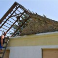 (Foto) u Čelarevu posle nevremena nema kuće koja nije oštećena