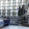 Sekirom izlupao policijsko vozilo: Napravio incident u selu Mrčajevci nakon što je prijavljen za porodično nasilje, priveden…
