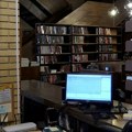 Ivanjička biblioteka prepuna tokom letnjih vrućina: "Ljudi se vraćaju starim vrednostima, ovo čitaju najviše"
