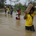 Filipini: Tajfun izazvao evakuaciju stotine hiljada ljudi