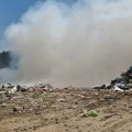 (Video) Ogroman požar u Kragujevcu: Gusti dim se širi gradom, vatra "guta" deponiju