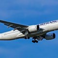 Avion Er Fransa prinudno sleteo u vojnu bazu na sred Atlantika zbog mirisa paljevine