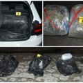 (Foto) “Ulov” na naplatnoj rampi kod Niša! Zaplenjeno 85 kilograma marihuane! U autu i kamionu otkriveni paketi, dvojica…