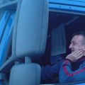 Kamiondžija zatrubio kolima ispred sebe, pa doživeo torturu od policije - optužen je za agresivnu vožnju, a evo i zbog čega…