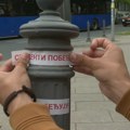 "Lepi dok ne odlepe": Nalepnice "Studenti pobeđuju" planule, a na skoro svakom mestu i štand SNS