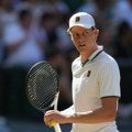 Janik Siner ne igra na US openu: Italijanski teniser propušta poslednji gren slem zbog povrede kolena
