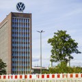 Sindikati Folksvagena upozoravaju da bi firma mogla da ukine do 140.000 radnih mesta