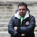 Miloš Samolov je godinama u braku sa poznatom rediteljkom, imaju sina kom su dali ime od samo 3 slova: Poslednjih dana svi…
