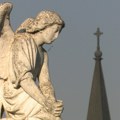 Groblja u Subotici spremna za katolički praznik Svi sveti