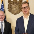 Vučić sa Hilom o unapređenju odnosa, KiM i međunarodnoj poziciji Srbije