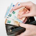 CG: Najveće plate u bankama i energetskom sektoru