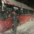 Vatrogasci spasili 24 osobe iz autobusa koji je stao noćas u Nesvrti