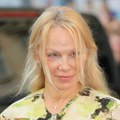 Nove fotke pamele Anderson zapalile internet! Svi bruje o licu bez trunke šminke - da li je ovo najbolje izdanje ikada?!