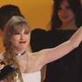 Gremi 2024: Tejlor Svift prva pevačica koja je osvojila nagradu četiri puta, priznanje i za Kajli Minog posle 20 godina