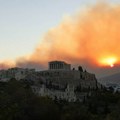 Jezivi požar u Atini, plamen dostizao 25 metara! Slike vatrene stihije lede krv, 200 ljudi hitno evakuisano