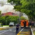 Požar u Hagu: Četiri osobe hospitalizovane, veliki broj vatrogasaca i ambulantnih kola na terenu