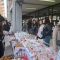 Novi Sad: Humanitarni bazar studenata Ekonomskog fakulteta za preživele u padu nadstrešnice