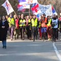 Nastavnik Životić: Studenti koji pešače neće moći da spavaju u sportskoj hali u Sopotu, noćiće u plastenicima