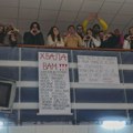 Studenti ekonomije u Kragujevcu blokirali fakultet zbog prelaska na onlajn nastavu