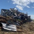 Tornado cepa Ameriku na deliće, jedna osoba poginula! Zbog oluje Trampov avion kružio sat vremena (foto/video)