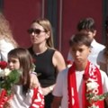 Ovo slama srca: Žotina majka, žena i deca sa igračima Liverpula na Enfildu, nose ruže, plaču i opraštaju se