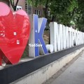 VIDEO: Uklonjen ćirilični svetleći natpis "Volim Kosovsku Mitrovicu"