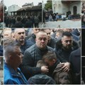 Ovo je najemotivniji trenutak sa sahrane Halida Bešlića: 50 hiljada ljudi plakalo uglas