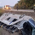 Возио 120 км на сат: Потпуковник полиције открио узрок превртања аутобуса код Сремске Митровице: Велико одсуство одговорности