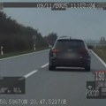 Uhvaćen kako "gazi" 190 na sat, pre toga napravio još jedan prekršaj! Bahati vozač snimljen na putu Kovin - Pančevo…