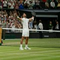 Ustati, pokloniti se i reći – Novak Đoković: Čovek kao da nije sa ove planete – posle 5 sati i 15 minuta otišao u polufinale!…
