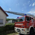 Гром ударио у кућу, изазвао пожар, ватра се прошила на још две куће: Невреме направило хаос у Славонији