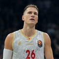 Svečanost, svadba, odela i Nedović u „siledžijki“: Neobičan stajling srpskog košarkaša, ali njemu prosto sve lepo stoji!…