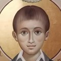 Ruganje žrtvama: Žena koja je zverski ubila Slobodana Stojanovića šeta u blizini kuće ubijenog dečaka