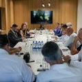 Đedović Handanović sa predstavnicima NIS-a i UNKS-a: Situacija sa snabdevanjem naftnim derivatima veoma izazovna, proizvodnja…