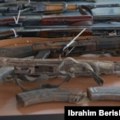 Svecla: Oružje pronađeno u selima oko masovne grobnice u Zubinom Potoku na severu Kosova