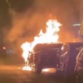 Haos na Zvezdari BMW goreo u noći vlasnica sumnja da je požar podmetnut (foto, video)