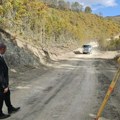 Država finansira sanaciju puta do Sopotnice, pre zime prvi kilometri asfalta